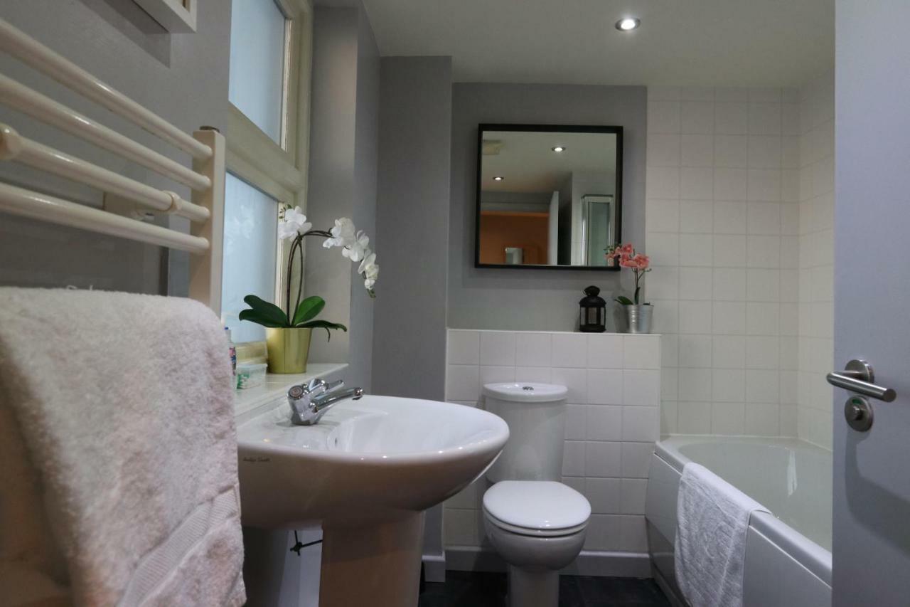 4B Loft Penthouse Industrial Decor With Canal & City Views Coventry Bagian luar foto