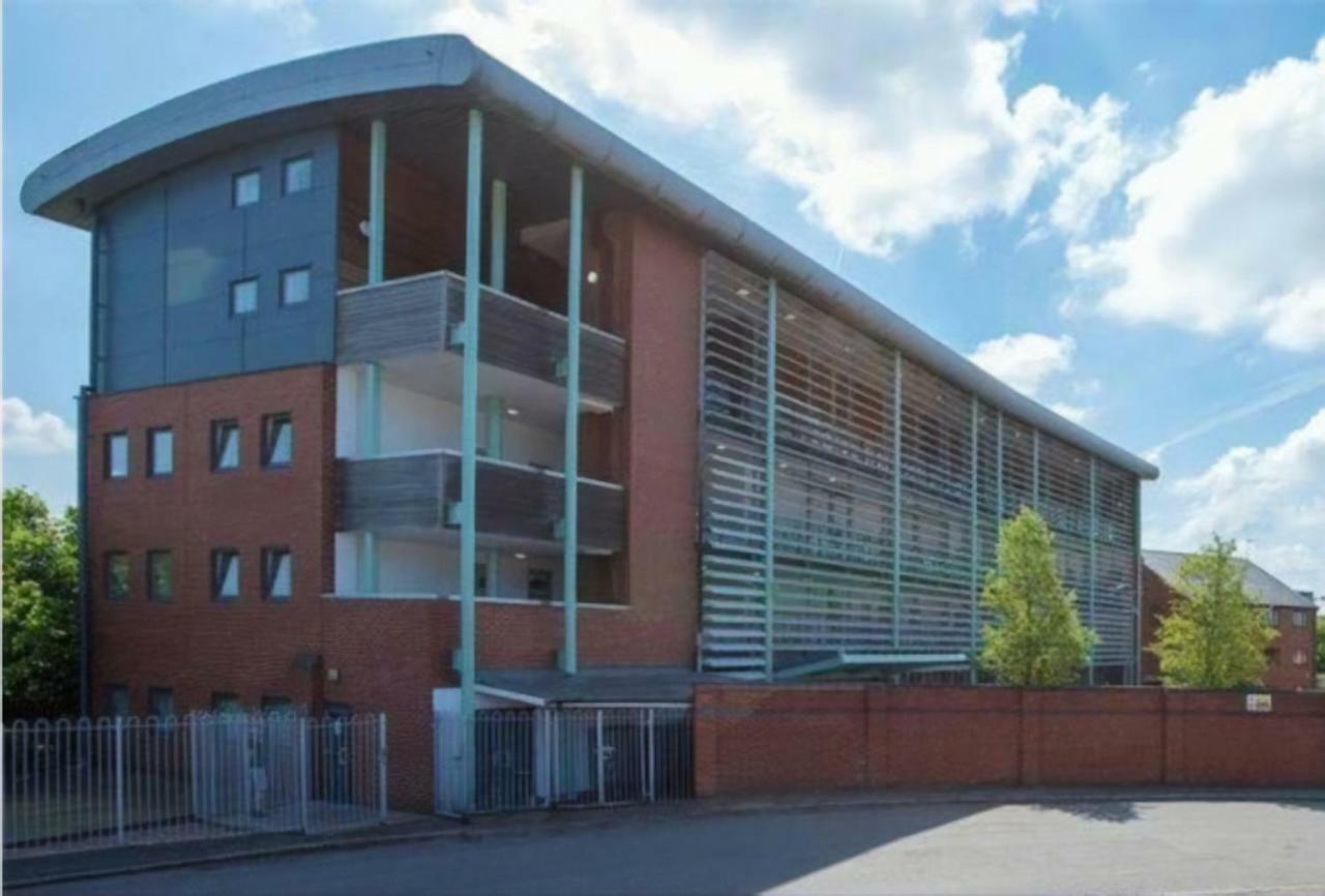 4B Loft Penthouse Industrial Decor With Canal & City Views Coventry Bagian luar foto